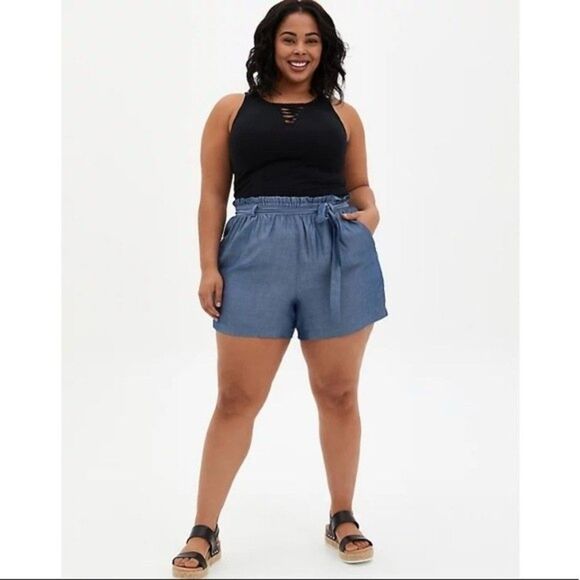 Torrid Chambray Denim Tie Ruched Waist Shorts 00 M / L (253) - Picture 3 of 9